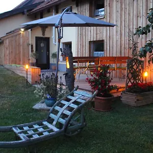 Apartment Anno- Ihre Wohlfühloase Mit Garten In Klingenbrunn, Spiegelau